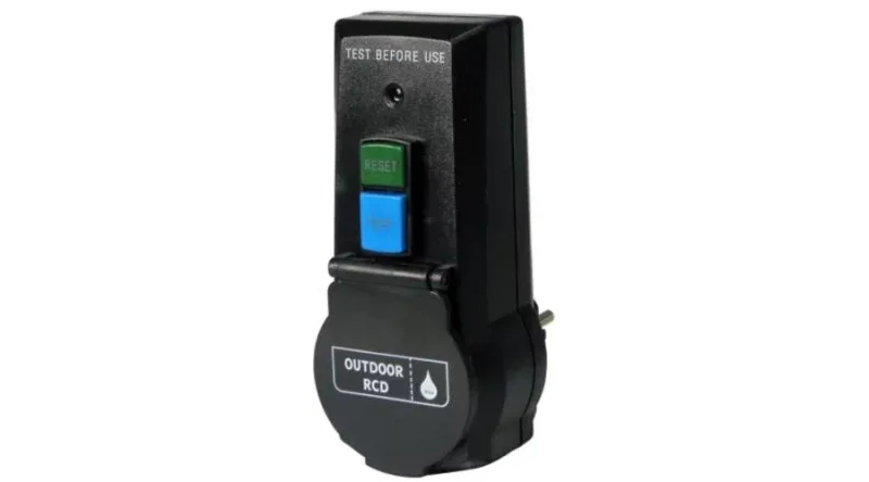 Fi relé spec 0,03A csatlakozóaljzat formában IP44 3680W - 0645H